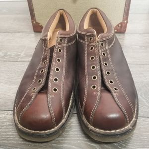 Dr Martens 2B55 bowling-style oxfords